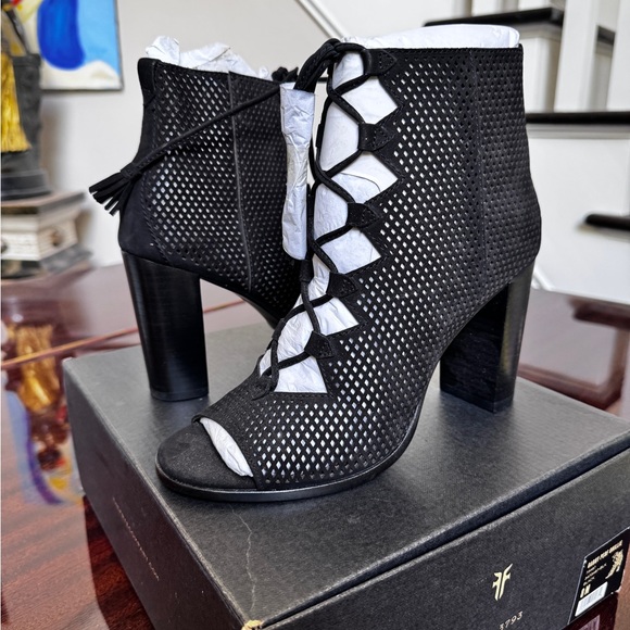 Frye Gabby Ghille Peep Toe Lace-Up Ankle Booties - Picture 1 of 9